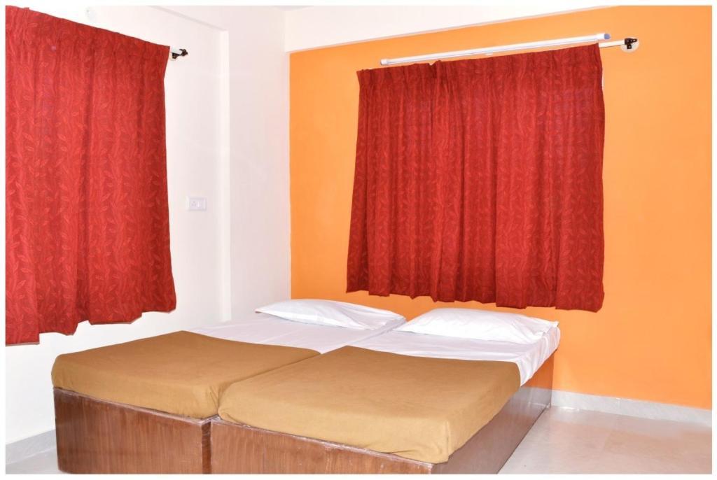 Maple Inn Budget Hotel Bangalore Esterno foto